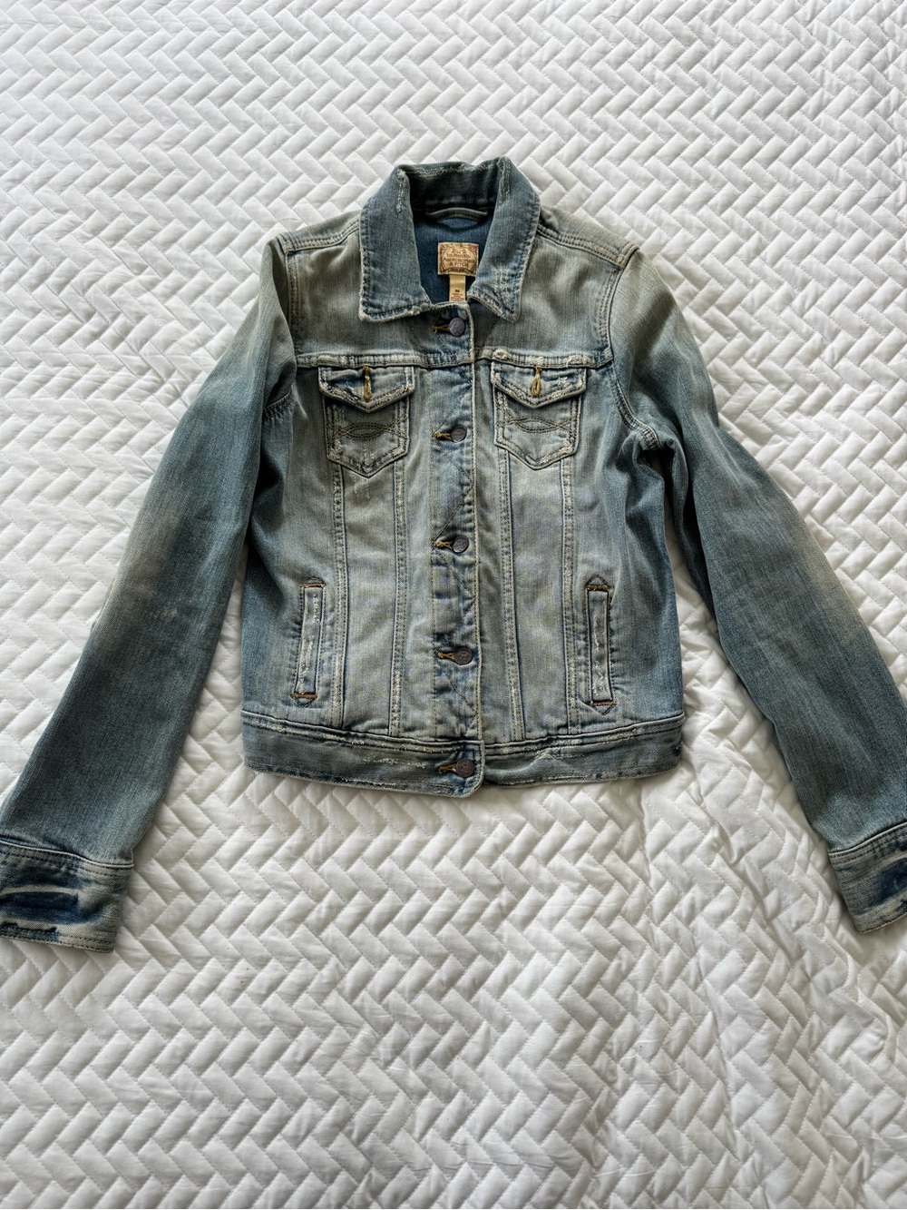 A&F Vintage Distressed Jean Jacket Cowgirl Y2K Light Wash, Sz Medium